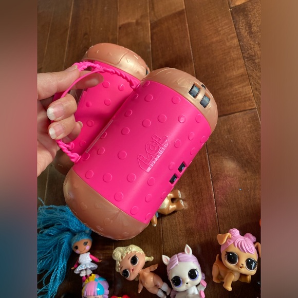 LOT of LOL dolls plus extras. - Picture 7 of 7